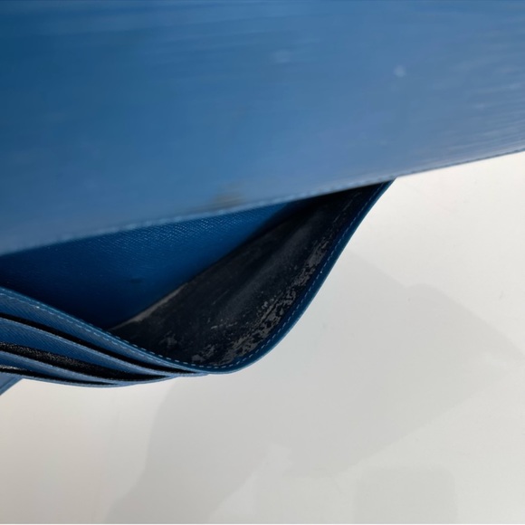 Louis Vuitton Epi Wallet - Picture 13 of 16